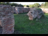 05068 ostia - regio i - insula xix - horrea dei mensores (i,xix,4) - ostseite - 5. raum von sueden - bli ri nordwesten - 01-2024.jpg